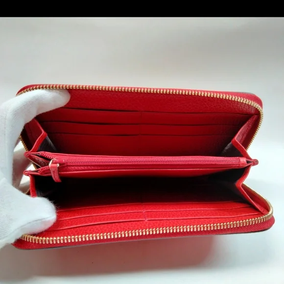 Gucci Vibrant Red Zip-Around Wallet - Picture 6 of 12